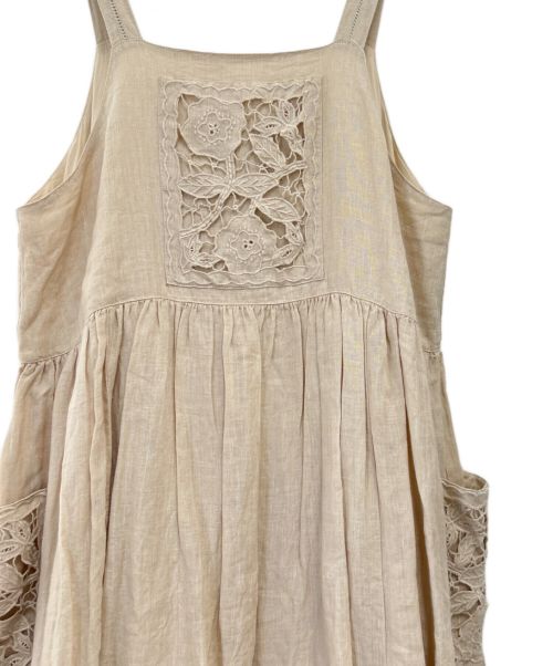 TSUHARU by samansa Mos2（ツハル バイ サマンサモスモス）TSUHARU by samansa Mos2 (ツハル バイ サマンサモスモス) くり抜きパーツレース貼りワンピース ベージュ サイズ:F 未使用品の古着・服飾アイテム