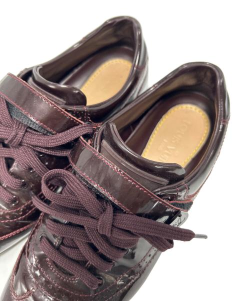 LOUIS VUITTON（ルイ ヴィトン）LOUIS VUITTON (ルイ ヴィトン) エナメルスニーカー バーガンディー サイズ:35 1/2の古着・服飾アイテム