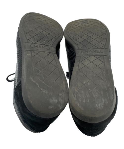 CHANEL（シャネル）CHANEL (シャネル) パンチングデザインレザースニーカー ブラック サイズ:36 1/2の古着・服飾アイテム