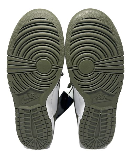 NIKE（ナイキ）NIKE (ナイキ) スニーカー カーキ×ホワイト サイズ:29cm 未使用品の古着・服飾アイテム
