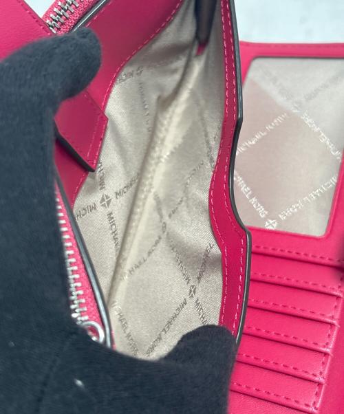 MICHAEL KORS（マイケル・コース）MICHAEL KORS (マイケル・コース) ジップウォレット ピンクの古着・服飾アイテム