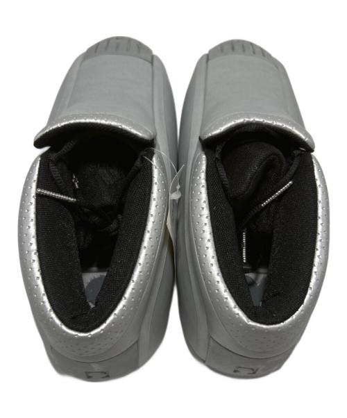 adidas（アディダス）adidas (アディダス) バスケットシューズ シルバー サイズ:27の古着・服飾アイテム