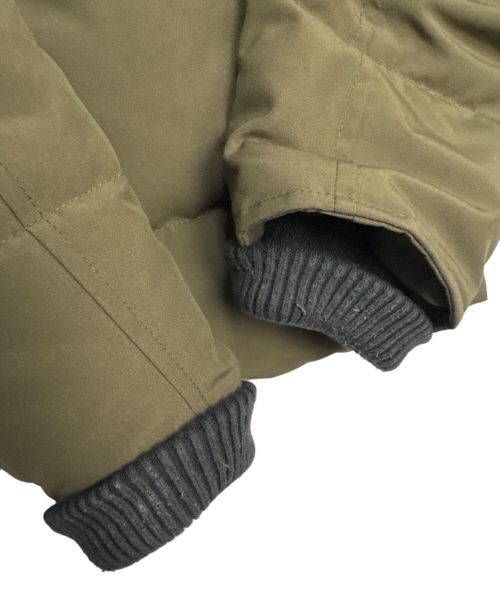 CANADA GOOSE（カナダグース）CANADA GOOSE (カナダグース) ダウンジャケット カーキ サイズ:Mの古着・服飾アイテム
