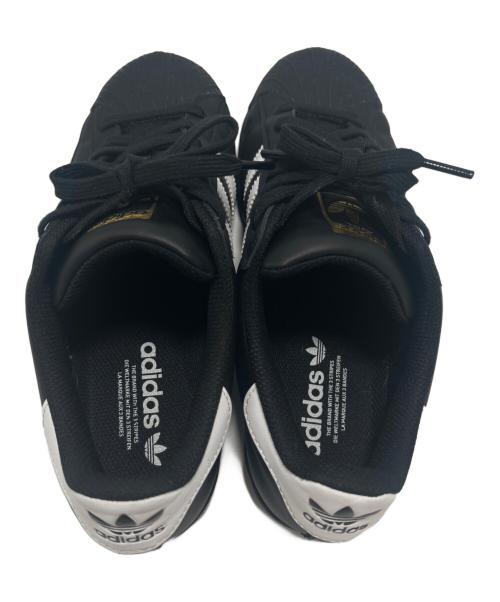 adidas（アディダス）adidas (アディダス) スニーカー ブラック サイズ:27の古着・服飾アイテム