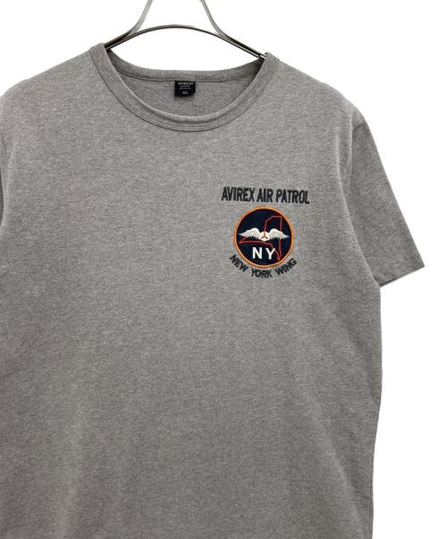 AVIREX（アヴィレックス）AVIREX (アヴィレックス) 刺繍Tシャツ グレー サイズ:XLの古着・服飾アイテム