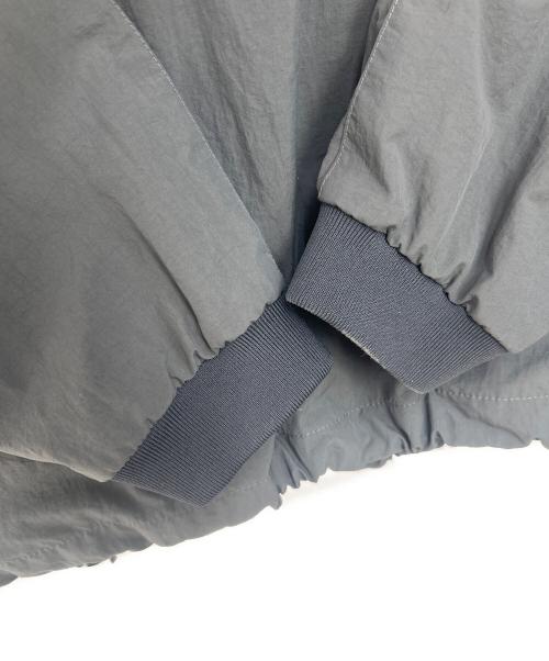 Liberaiders（リベレイダース）Liberaiders (リベレイダース) ナイロンチームプルオーバー グレー サイズ:Sの古着・服飾アイテム