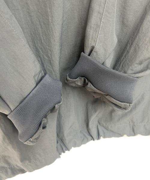 Liberaiders（リベレイダース）Liberaiders (リベレイダース) ナイロンチームプルオーバー グレー サイズ:Sの古着・服飾アイテム