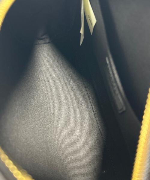 A.P.C.（アーペーセー）A.P.C. (アーペーセー) ハーフムーンショルダーバッグ ブラックの古着・服飾アイテム