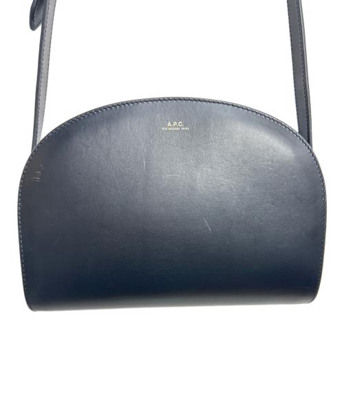 A.P.C.（アーペーセー）A.P.C. (アーペーセー) ハーフムーンショルダーバッグ ブラックの古着・服飾アイテム