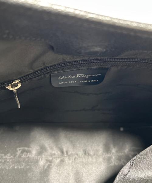 Salvatore Ferragamo（サルヴァトーレ フェラガモ）Salvatore Ferragamo (サルヴァトーレ フェラガモ) ワンショルダーバッグ ネイビー×ブラックの古着・服飾アイテム