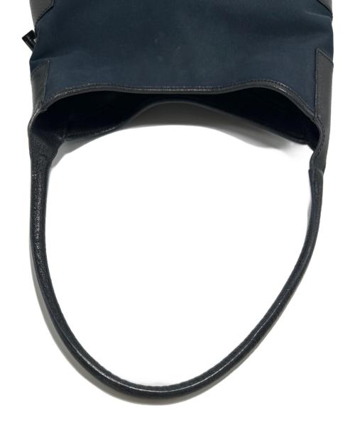 Salvatore Ferragamo（サルヴァトーレ フェラガモ）Salvatore Ferragamo (サルヴァトーレ フェラガモ) ワンショルダーバッグ ネイビー×ブラックの古着・服飾アイテム