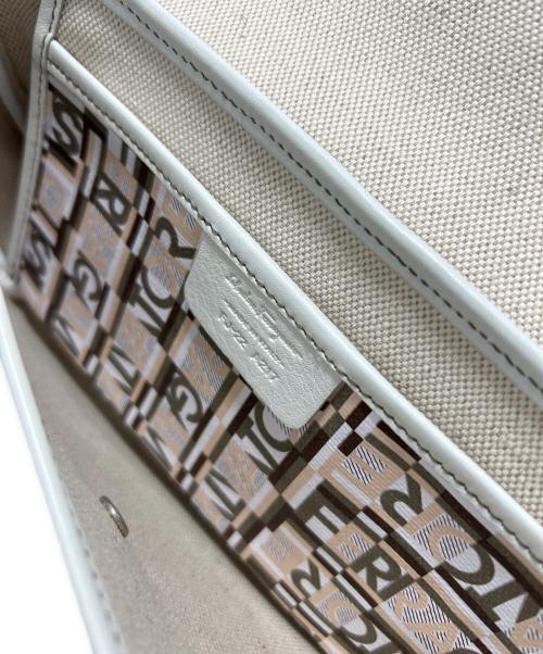 Salvatore Ferragamo（サルヴァトーレ フェラガモ）Salvatore Ferragamo (サルヴァトーレ フェラガモ) アクセサリーポーチ ホワイトの古着・服飾アイテム