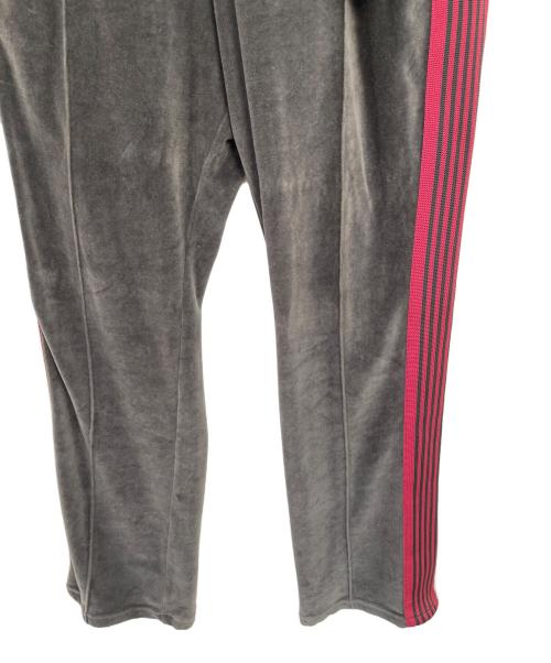 Needles（ニードルズ）Needles (ニードルズ) ベロアナロートラックパンツ グレー サイズ:Sの古着・服飾アイテム