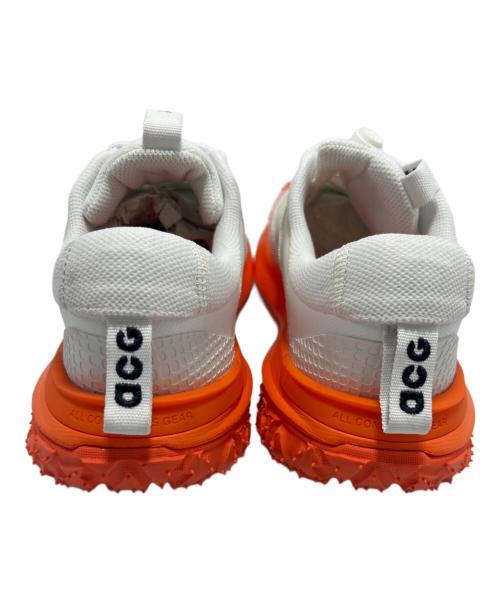 NIKE ACG（ナイキエーシージー）NIKE ACG (ナイキエージーシー) スニーカー ホワイト×オレンジ サイズ:27.5の古着・服飾アイテム