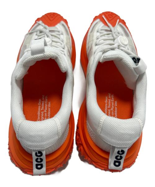 NIKE ACG（ナイキエーシージー）NIKE ACG (ナイキエージーシー) スニーカー ホワイト×オレンジ サイズ:27.5の古着・服飾アイテム