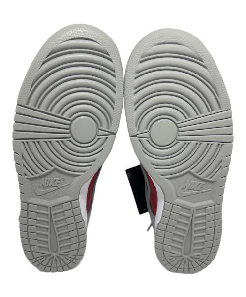 NIKE（ナイキ）NIKE (ナイキ) スニーカー グレー×レッド サイズ:30 未使用品の古着・服飾アイテム