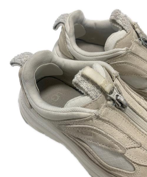 UGG（アグ）UGG (アグ) スニーカー ホワイト×グレー サイズ:22.5の古着・服飾アイテム