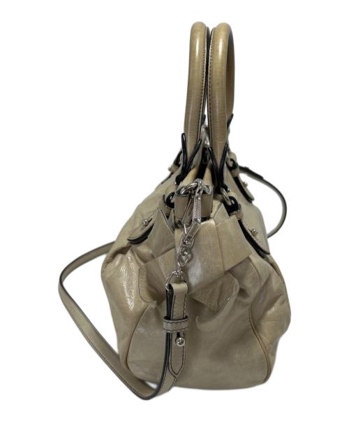 MIU MIU（ミュウミュウ）MIU MIU (ミュウミュウ) 2WAYショルダーバッグ アイボリーの古着・服飾アイテム