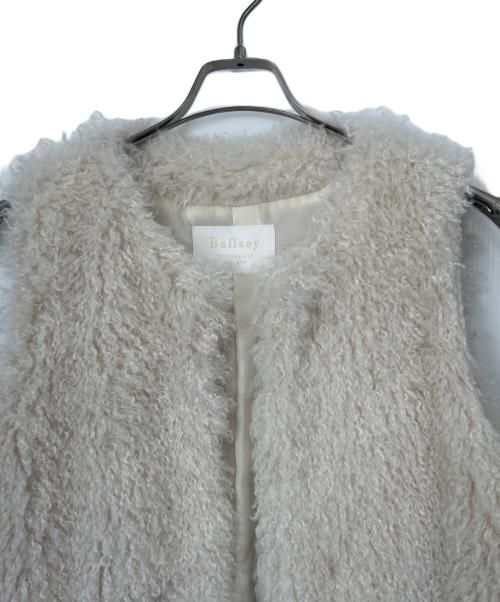 BALLSEY（ボールジィ）BALLSEY (ボールジィ) プードルファークルーネックジレ ホワイト サイズ:36の古着・服飾アイテム