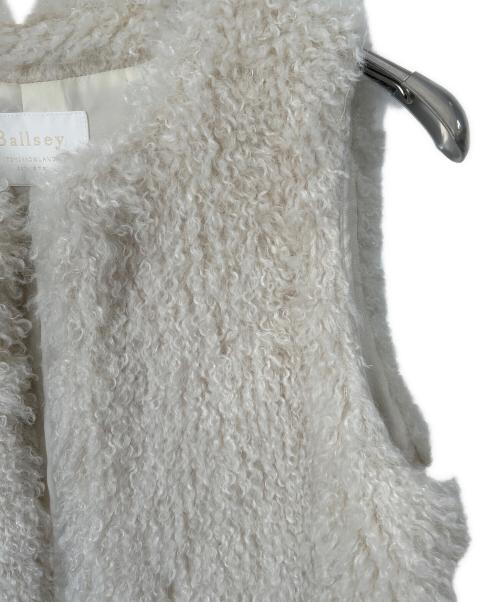 BALLSEY（ボールジィ）BALLSEY (ボールジィ) プードルファークルーネックジレ ホワイト サイズ:36の古着・服飾アイテム