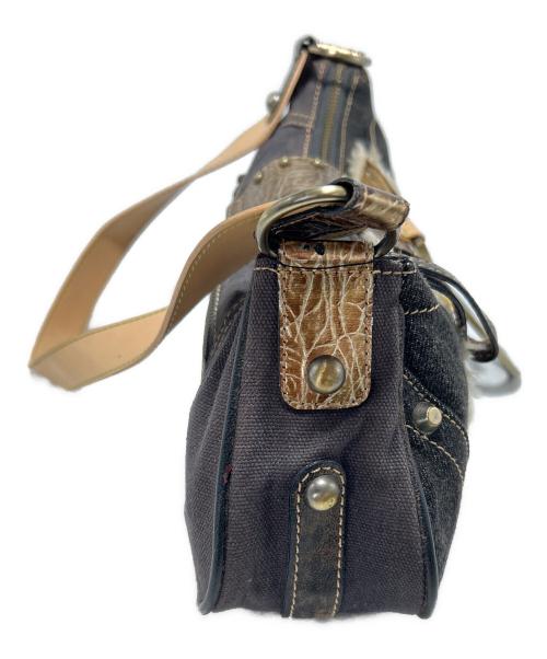 GUESS（ゲス）GUESS (ゲス) ワンショルダーバッグの古着・服飾アイテム