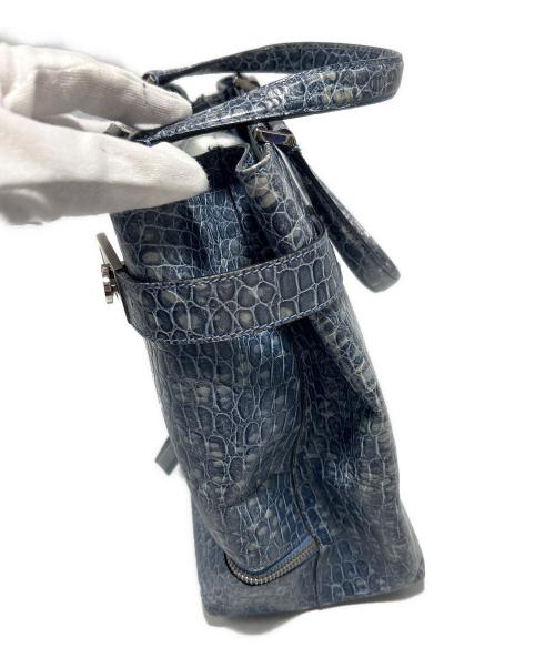 Salvatore Ferragamo（サルヴァトーレ フェラガモ）Salvatore Ferragamo (サルヴァトーレ フェラガモ) 型押しハンドバッグ ブルーの古着・服飾アイテム