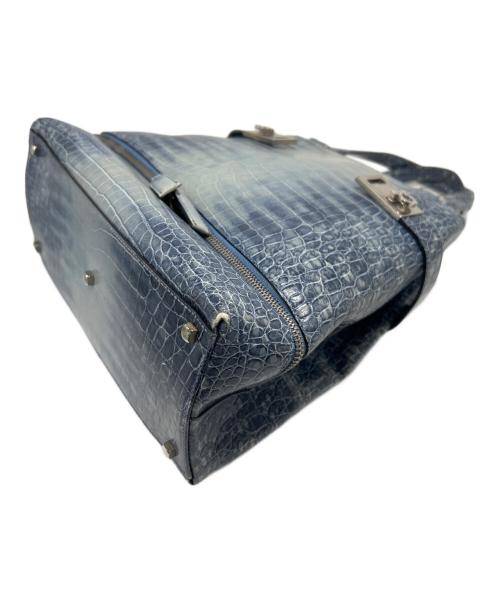 Salvatore Ferragamo（サルヴァトーレ フェラガモ）Salvatore Ferragamo (サルヴァトーレ フェラガモ) 型押しハンドバッグ ブルーの古着・服飾アイテム