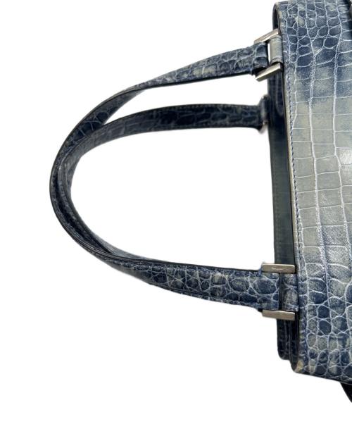 Salvatore Ferragamo（サルヴァトーレ フェラガモ）Salvatore Ferragamo (サルヴァトーレ フェラガモ) 型押しハンドバッグ ブルーの古着・服飾アイテム