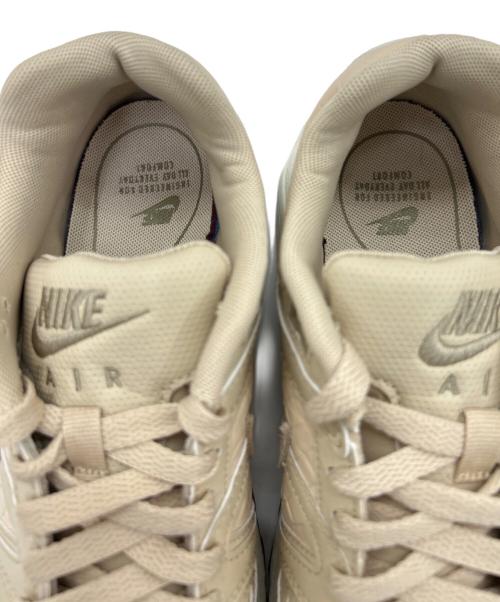 NIKE（ナイキ）NIKE (ナイキ) スニーカー ベージュ サイズ:24.5の古着・服飾アイテム
