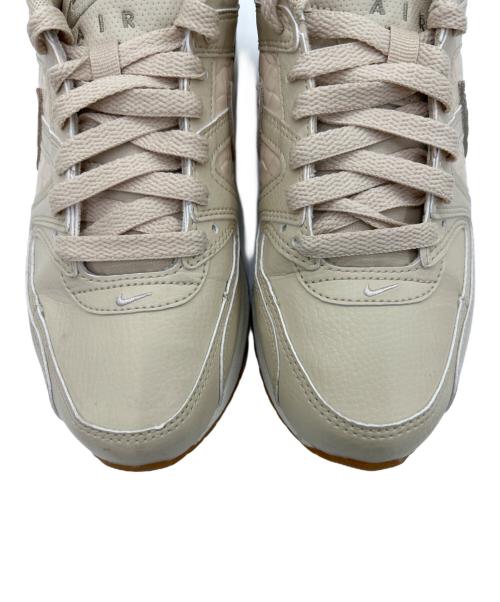 NIKE（ナイキ）NIKE (ナイキ) スニーカー ベージュ サイズ:24.5の古着・服飾アイテム