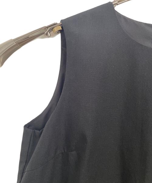 TSURU by MARIKO OIKAWA（ツルバイマリコオイカワ）TSURU by MARIKO OIKAWA (ツルバイマリコオイカワ) ノースリーブブラウス ブラック サイズ:ーの古着・服飾アイテム