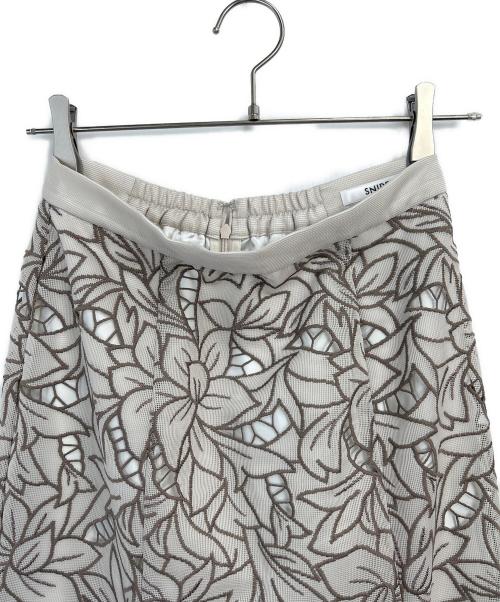 Snidel（スナイデル）Snidel (スナイデル) カットワークセミフレアスカート グレー×ブラウン サイズ:1の古着・服飾アイテム