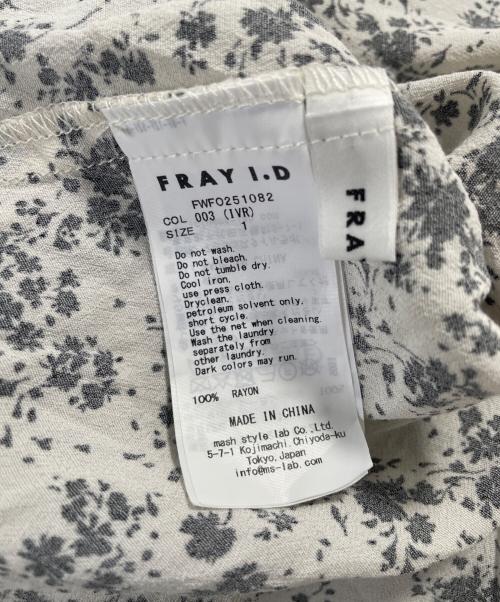FRAY ID（フレイ アイディー）FRAY ID (フレイ アイディー) 半袖ワンピース アイボリー×ブラック サイズ:1の古着・服飾アイテム