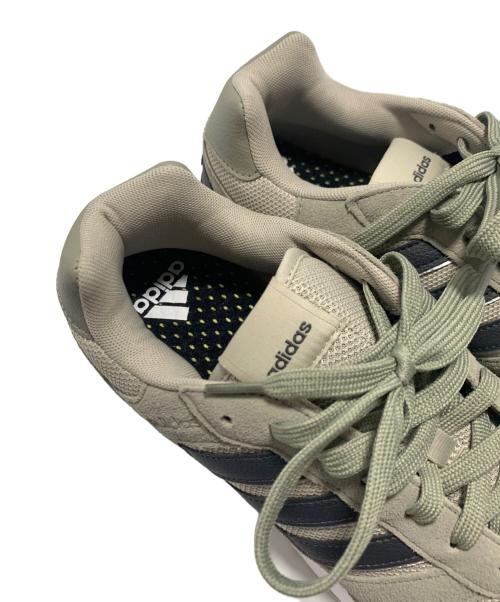 adidas（アディダス）adidas (アディダス) スニーカー グレー サイズ:26.5の古着・服飾アイテム