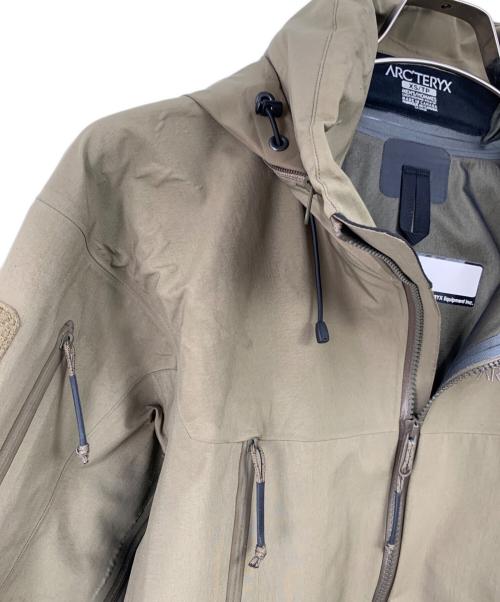 ARC'TERYX（アークテリクス）ARC'TERYX (アークテリクス) leaf alpha jacket カーキ サイズ:XSの古着・服飾アイテム