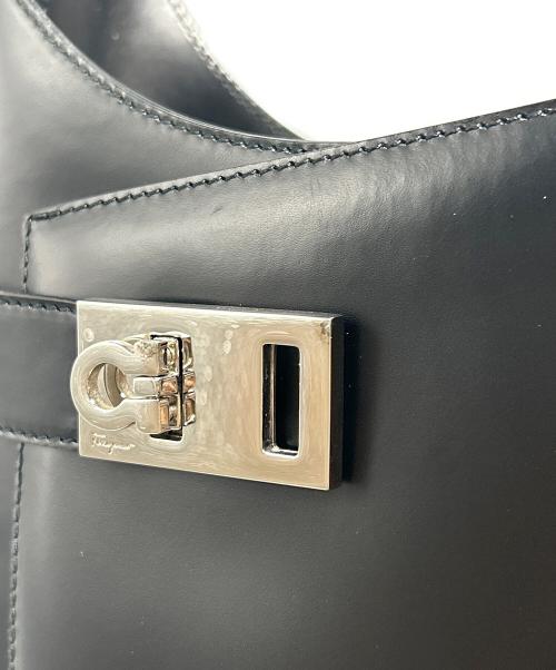 Salvatore Ferragamo（サルヴァトーレ フェラガモ）Salvatore Ferragamo (サルヴァトーレ フェラガモ) ワンショルダーバッグ ブラックの古着・服飾アイテム