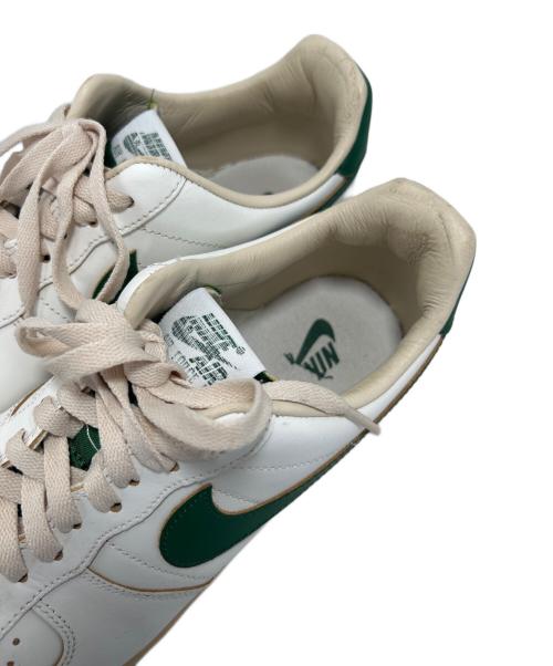 NIKE（ナイキ）NIKE (ナイキ) スニーカー ホワイト×グリーン サイズ:30の古着・服飾アイテム