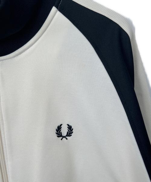 FRED PERRY（フレッドペリー）FRED PERRY (フレッドペリー) トラックジャケット ホワイト×ブラック サイズ:XLの古着・服飾アイテム