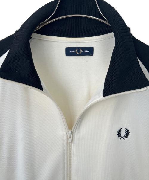 FRED PERRY（フレッドペリー）FRED PERRY (フレッドペリー) トラックジャケット ホワイト×ブラック サイズ:XLの古着・服飾アイテム
