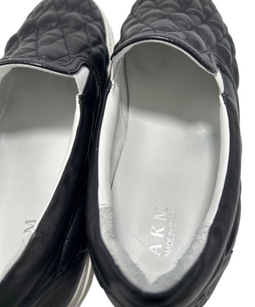 AKM（エーケーエム）AKM (エーケーエム) レザースリッポン ブラック サイズ:42の古着・服飾アイテム