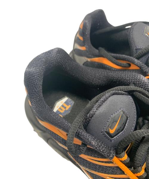 NIKE（ナイキ）NIKE (ナイキ) AIR MAX PLUS（エア マックス プラス） ブラック×オレンジ サイズ:28cmの古着・服飾アイテム