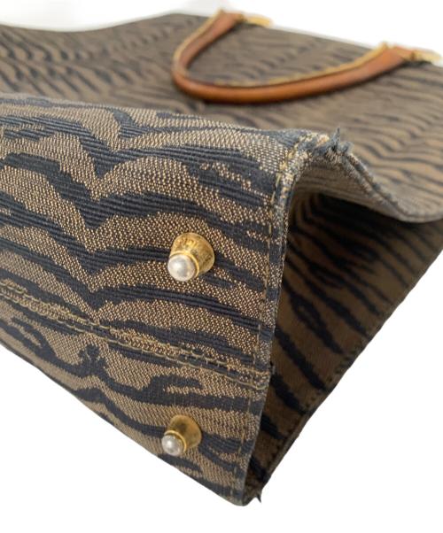 FENDI（フェンディ）FENDI (フェンディ) ハンドバッグ ブラウンの古着・服飾アイテム