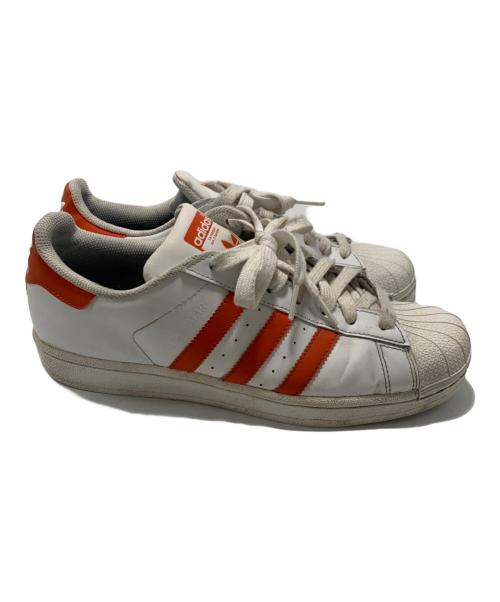 adidas（アディダス）adidas (アディダス) ローカットスニーカー ホワイト×オレンジ サイズ:27cmの古着・服飾アイテム