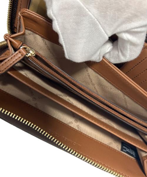 MICHAEL KORS（マイケル・コース）MICHAEL KORS (マイケル・コース) ラウンドファスナー財布 ブラウンの古着・服飾アイテム