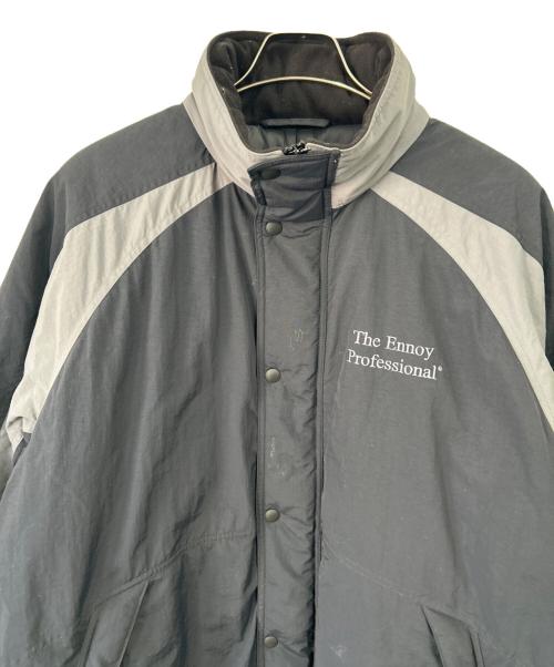 The Ennnoy Professional（ザ エンノイ プロフェッショナル）The Ennnoy Professional (ザ エンノイ プロフェッショナル) パデッドナイロンベンチコート ブラック×グレー サイズ:Lの古着・服飾アイテム