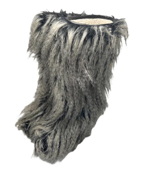CHANEL（シャネル）CHANEL (シャネル) ファンタジーファーブーツ ブラック×グレー サイズ:38の古着・服飾アイテム