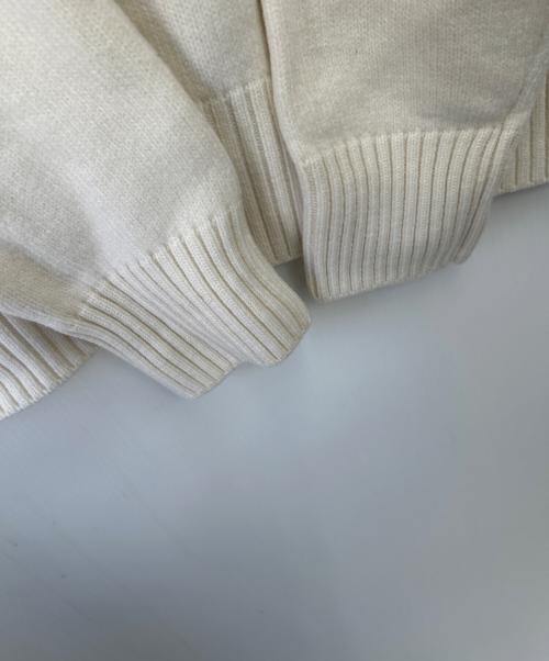 AMI Alexandre Mattiussi（アミアレクサンドルマテュッシ）AMI Alexandre Mattiussi (アミアレクサンドルマテュッシ) 厚手ニット アイボリー×レッド サイズ:Sの古着・服飾アイテム