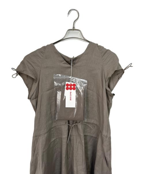DoCLASSE（ドゥクラッセ）DoCLASSE (ドゥクラッセ) ノースリーブワンピース ブラウン サイズ:15 未使用品の古着・服飾アイテム