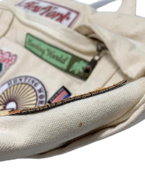 HUNTING WORLD（ハンティングワールド）HUNTING WORLD (ハンティングワールド) ワッペンデニムショルダーバッグ アイボリーの古着・服飾アイテム