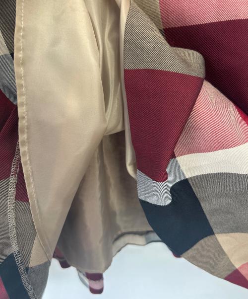 BLUE LABEL CRESTBRIDGE（ブルーレーベルクレストブリッジ）BLUE LABEL CRESTBRIDGE (ブルーレーベルクレストブリッジ) フレアスカート レッド サイズ:40の古着・服飾アイテム